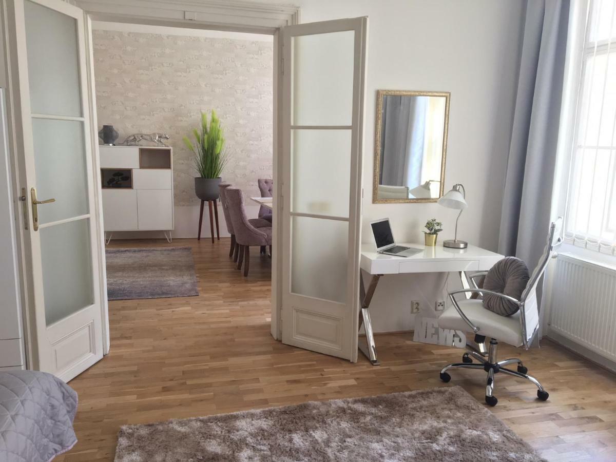 New Design & Style Apartment Old Town Xxl Praha Bagian luar foto