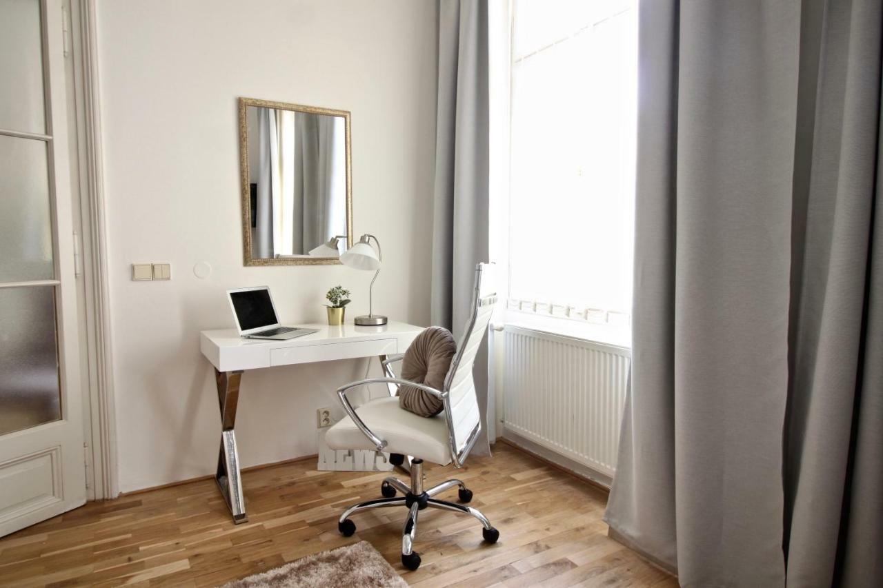New Design & Style Apartment Old Town Xxl Praha Bagian luar foto